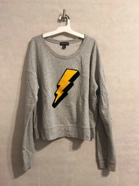 Forever 21 Plus Gray Crewneck Sweatshirt lighting bolt 2X lightweight plus size - Picture 9 of 9